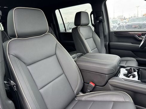 New 2026 GMC Yukon XL Elevation image 25