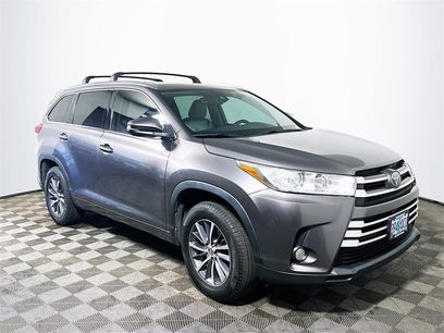 Used 2018 Toyota Highlander XLE w/ Carpet Mat Package (TMS)