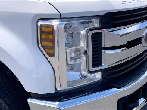 Used 2019 Ford F250 XLT w/ Camper Package AWD/4WD image 28