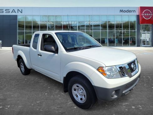Used 2019 Nissan Frontier S RWD image 3