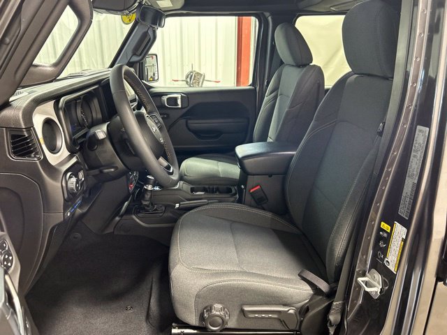 Used 2024 Jeep Wrangler Unlimited AWD/4WD image 13