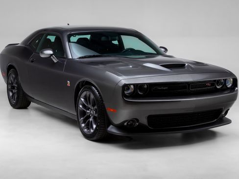 Used 2021 Dodge Challenger R/T Scat Pack image 1