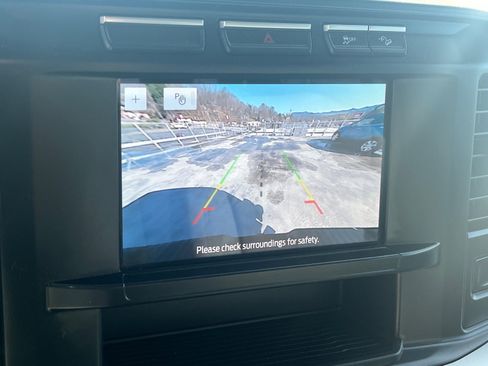 Used 2024 Ford F250 XLT w/ FX4 Off-Road Package image 9