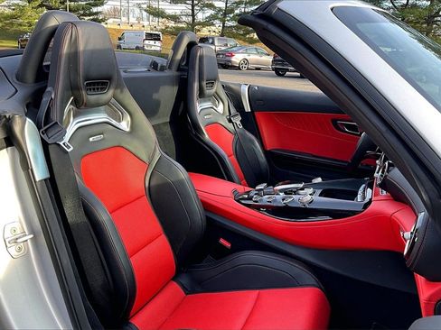 Used 2018 Mercedes-Benz AMG GT Roadster image 5