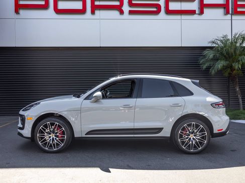 Certified 2023 Porsche Macan S AWD/4WD image 2