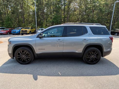 Used 2023 GMC Acadia SLE w/ Driver Convenience Package image 7