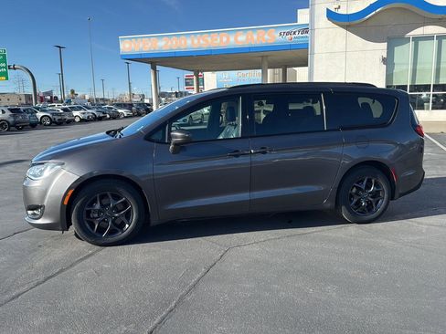 Used 2020 Chrysler Pacifica Touring-L Plus w/ S Appearance Package image 2