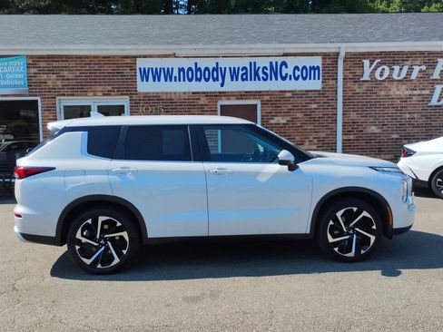 Used 2024 Mitsubishi Outlander SE AWD/4WD image 4