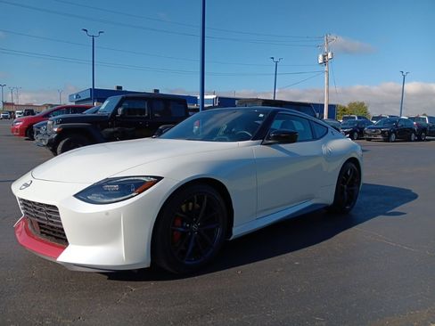 Used 2024 Nissan Z Performance w/ Floor Mat Package image 3