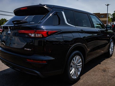 New 2025 Mitsubishi Outlander ES image 5