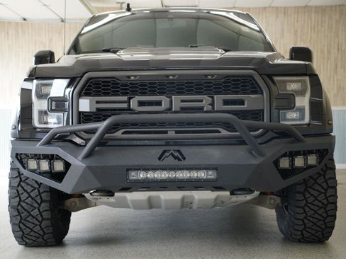 Used 2019 Ford F150 Raptor w/ Equipment Group 802A Luxury AWD/4WD image 3