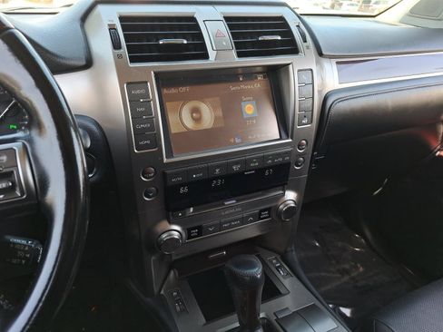 Used 2018 Lexus GX 460 Premium w/ Premium Package AWD/4WD image 22