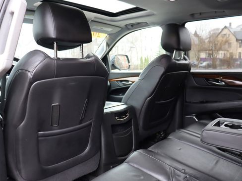 Used 2020 Cadillac Escalade ESV Luxury image 13