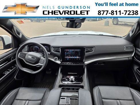 Used 2022 Jeep Wagoneer Series II AWD/4WD image 9