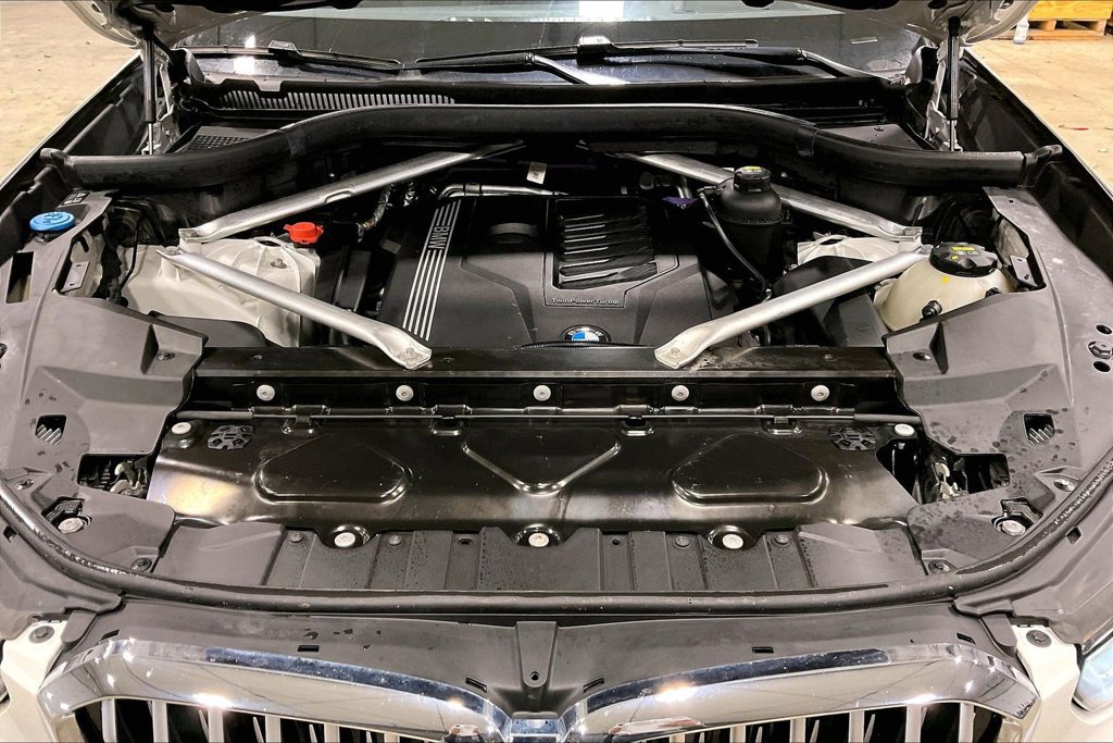 Used 2022 BMW X5 xDrive40i w/ Premium Package AWD/4WD image 31