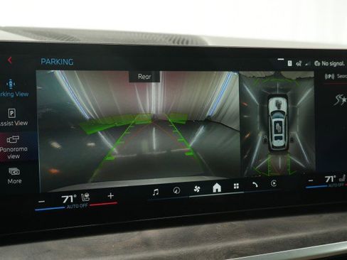 Used 2025 BMW X7 M60i image 53