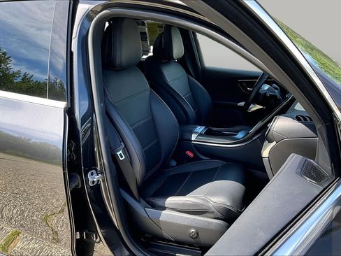 Used 2024 Mercedes-Benz GLC 300 4MATIC image 8