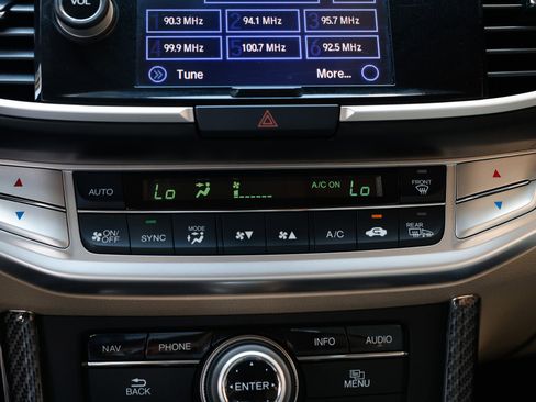 Used 2015 Honda Accord Touring image 31