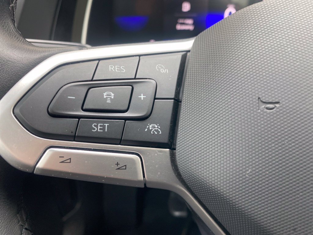 Used 2024 Volkswagen Jetta SE w/ Panoramic Sunroof Package FWD image 12