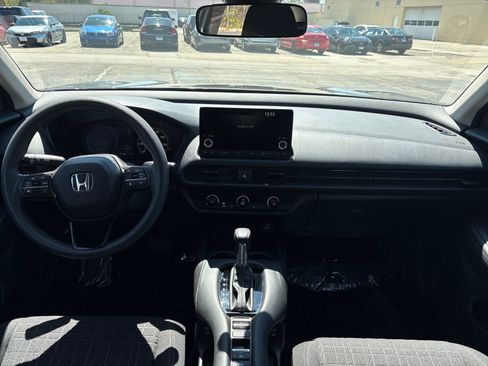 Used 2025 Honda HR-V LX image 12
