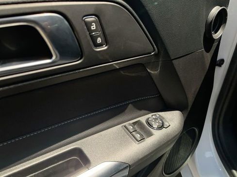 Used 2022 Ford Mustang GT RWD image 21