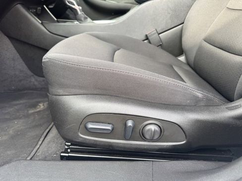 Used 2023 Chevrolet Malibu LS image 19