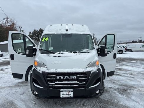 Used 2024 RAM ProMaster 2500 w/ Convenience Group image 15