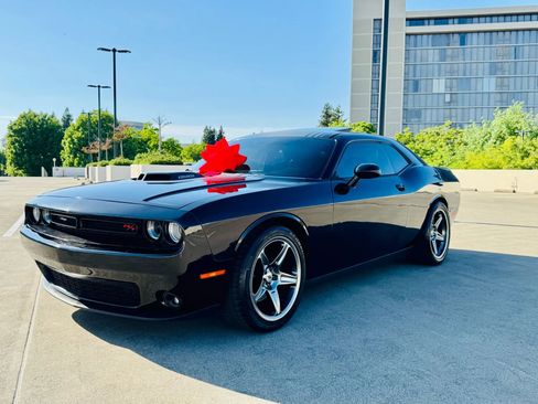 Used 2016 Dodge Challenger R/T Plus image 28