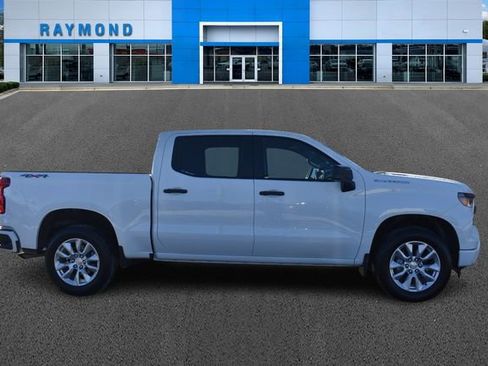 Certified 2024 Chevrolet Silverado 1500 Custom image 2