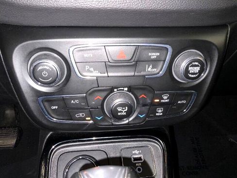 Used 2021 Jeep Compass Limited image 18