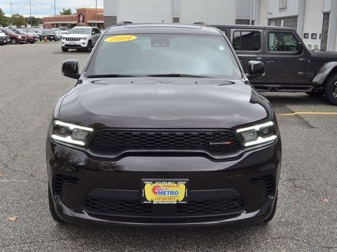 Used 2024 Dodge Durango GT image 3