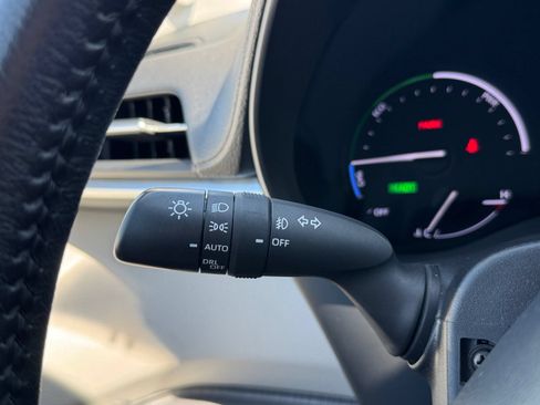 Used 2022 Toyota Sienna XLE AWD/4WD image 22