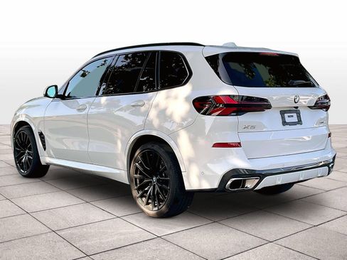 Used 2025 BMW X5 xDrive40i w/ M Sport Package AWD/4WD image 13