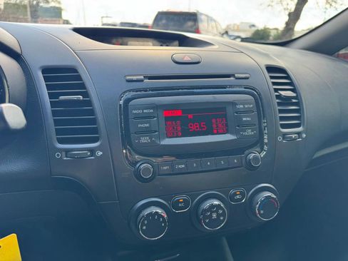 Used 2017 Kia Forte LX FWD image 36