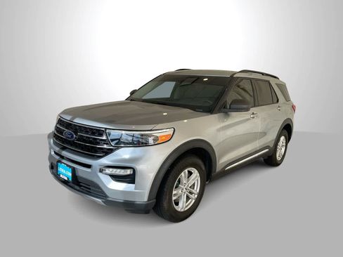 Used 2020 Ford Explorer XLT w/ Equipment Group 202A AWD/4WD image 1