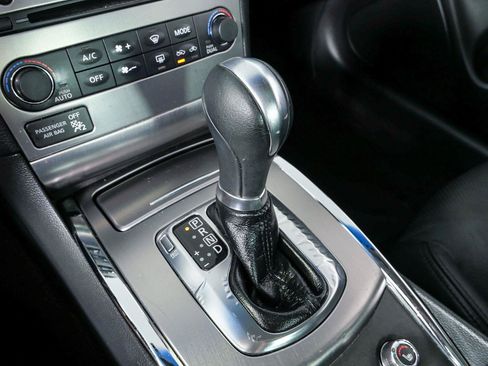 Used 2015 INFINITI Q40 w/ Moonroof Package RWD image 15