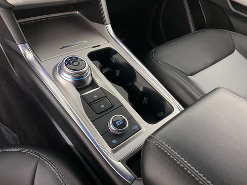 Used 2023 Ford Explorer XLT w/ Equipment Group 202A image 29