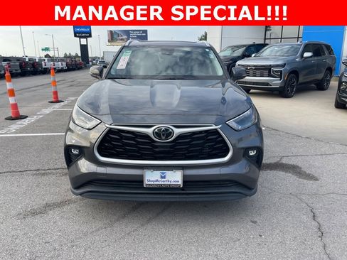 Used 2023 Toyota Highlander XLE image 8