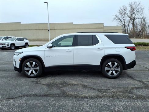 Used 2023 Chevrolet Traverse LT w/ LT Premium Package image 4