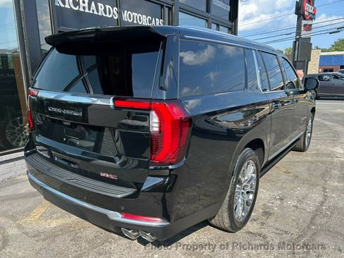 Used 2025 GMC Yukon XL Denali w/ Denali Reserve Package AWD/4WD image 2