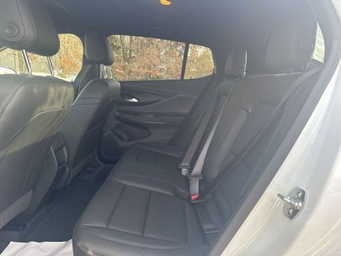 Used 2025 Buick Envista Sport Touring image 16