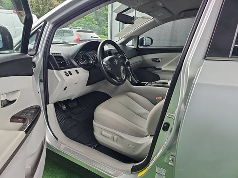 Used 2009 Toyota Venza AWD w/ Convenience Pkg image 31