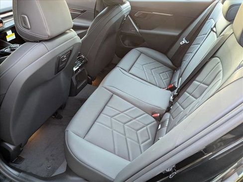 New 2026 BMW i5 eDrive40 w/ Convenience Package image 16