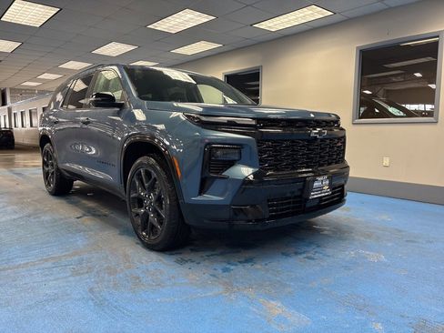 New 2026 Chevrolet Traverse RS w/ LPO, Floor Liner Package image 1