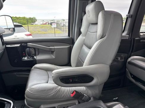 Used 2020 GMC Savana 2500 Extended w/ Enhanced Convenience Package RWD image 38