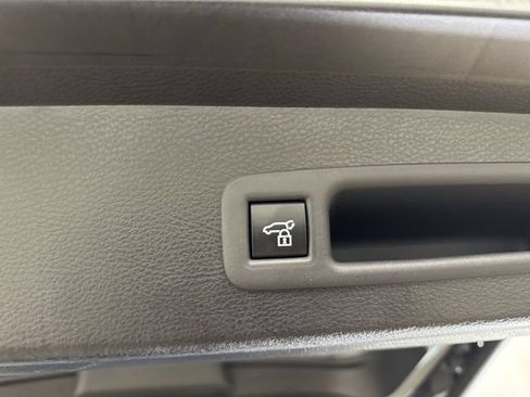 Used 2025 Toyota Sienna XLE AWD/4WD image 26