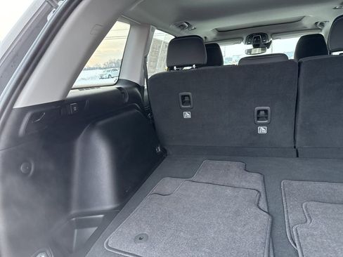 Used 2024 Jeep Grand Cherokee Laredo X image 38