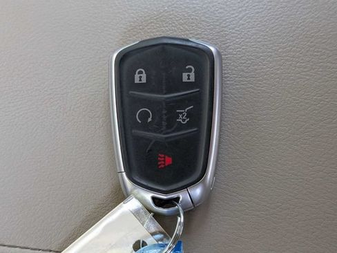 Used 2023 Cadillac XT4 Premium Luxury FWD image 32