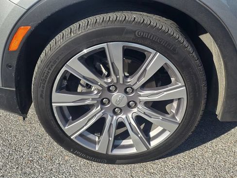 Used 2023 Cadillac XT4 Premium Luxury w/ Enhanced Visibility Package FWD image 9