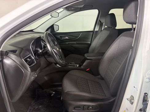 Used 2024 Chevrolet Equinox LT FWD image 16